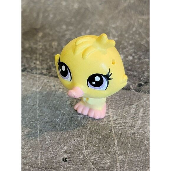 Mini duckling chick doll accessory toy figure - Picture 1 of 4